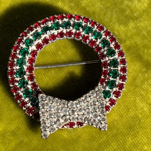 Vintage Soldered Christmas Wreath With Bow Brooch - Picture 2 of 3